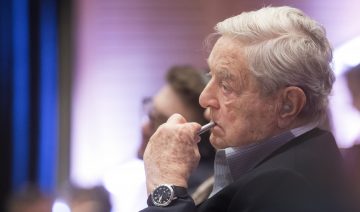Budapesta:  Mii de oameni au ieșit în stradă pentru a apăra universitatea lui George Soros – VIDEO