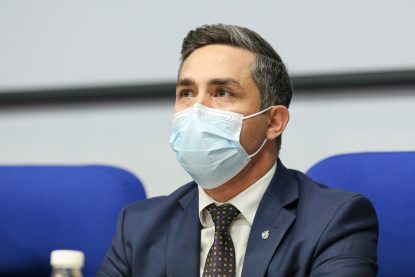 Valeriu Gheorghiță: Persoanele care au certificat fals de vaccinare se pot imuniza în mod real, dar înainte trebuie să recunoască falsul în fața autorităților | AUDIO