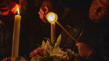 De unde vine Lumina Sfântă și ce facem cu lumânarea din noaptea de Înviere după slujbă | GALERIE FOTO