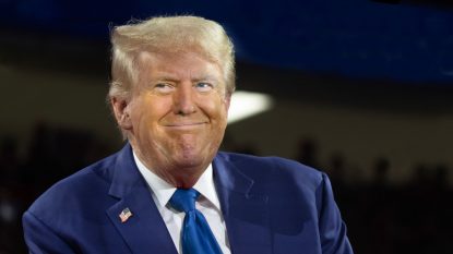 Un amendament constituțional care i-ar permite lui Donald Trump să candideze pentru a treia oară la președinție a fost depus în Congres | AUDIO